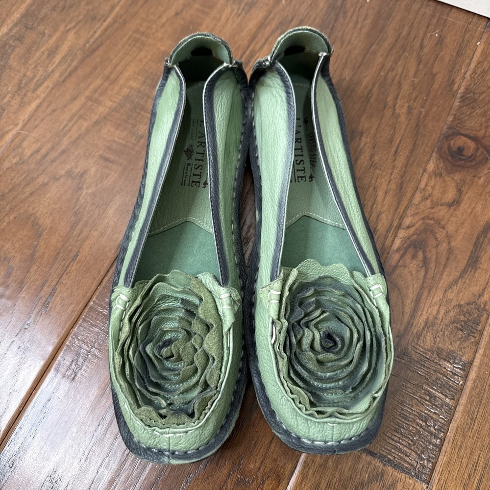 NEW L'artiste Dezi Flower Loafer Leather Shoes Slip On Women 41 10 Green Flat